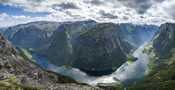 View from the top of Breiskrednosi