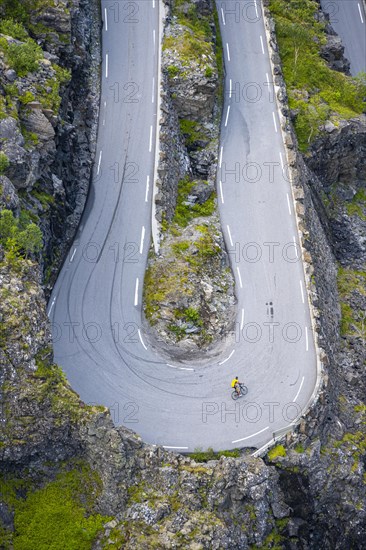 Single cyclist