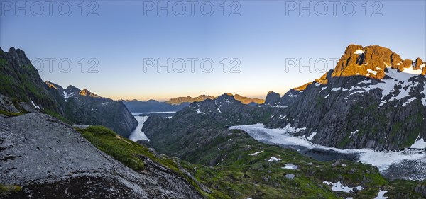 Frozen lake Trolljordvatnet