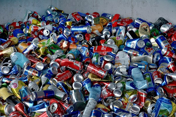 Collection point for the recycling of beverage cans