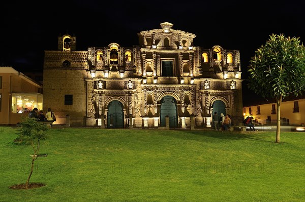 Plaza de Armas and Cathedral Catedral de Santa Catalina at night