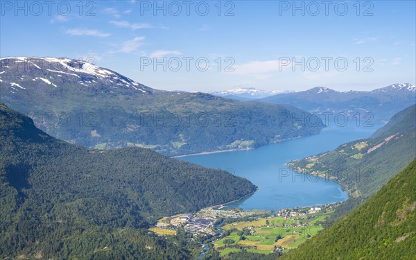 Fjord Innvikfjorden