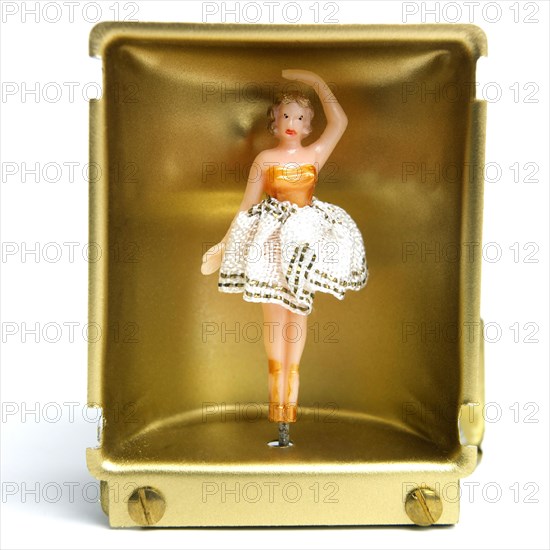 Ballerina from a broken music box