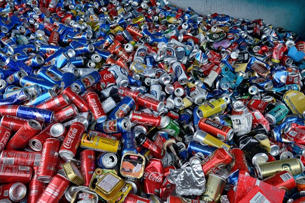 Collection point for the recycling of beverage cans