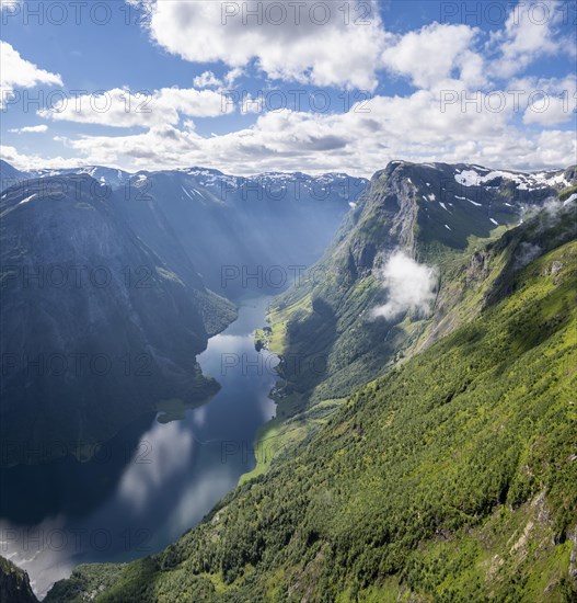 View from the top of Breiskrednosi