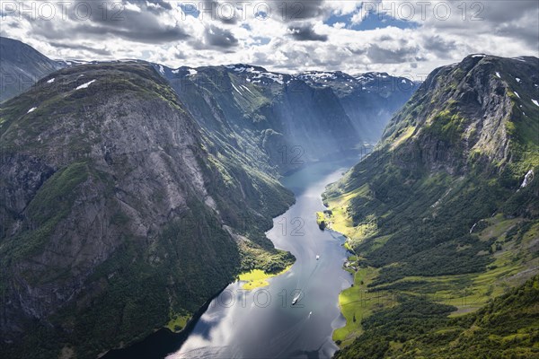 View from the top of Breiskrednosi