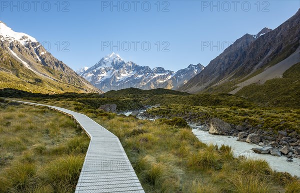 Hiking trail in Hooker Valley with Mount Cook