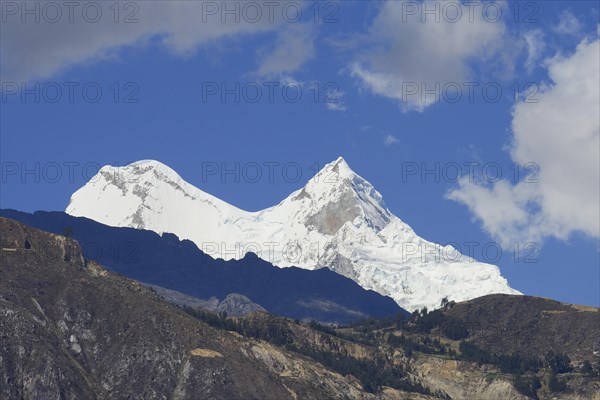 White peaks of Nevado Huandoy