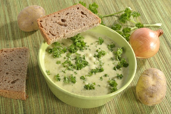 Creamy Brussels sprout soup