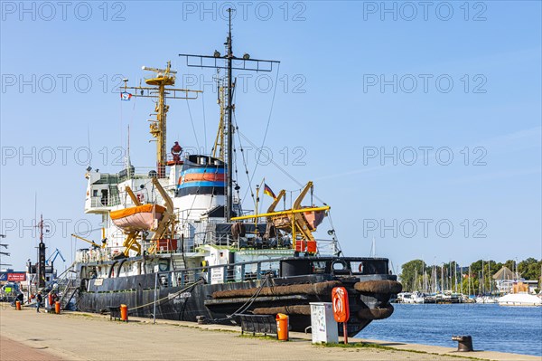 Old icebreaker Stephan Jantzen