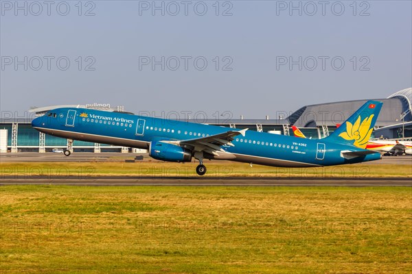 An Airbus A321 aircraft of Vietnam Airlines with registration number VN-A362 at Guangzhou airport