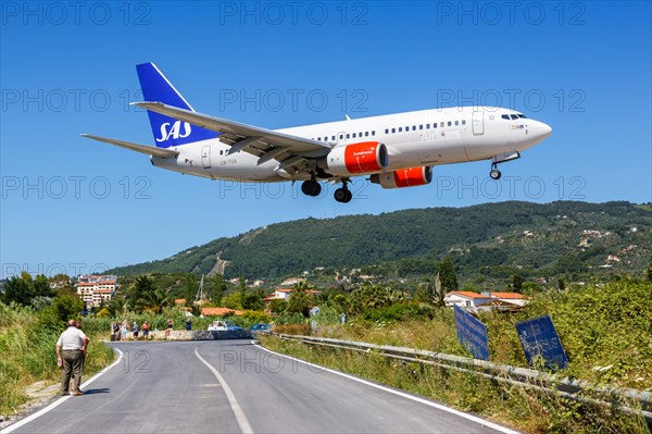 A Boeing 737-700 of SAS