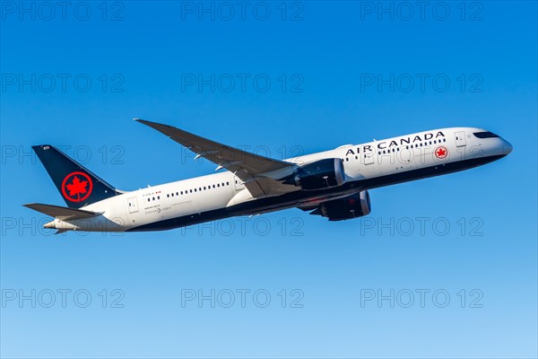 An Air Canada Boeing 787-9 Dreamliner aircraft with registration C-FVLX at Frankfurt Airport