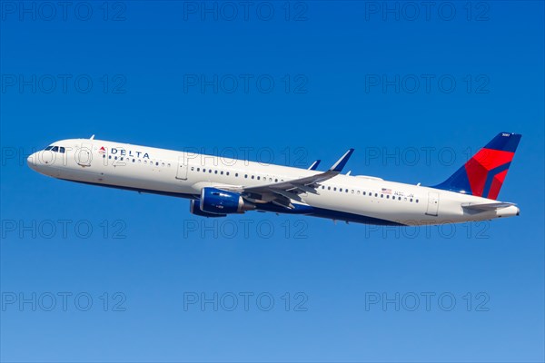 An Airbus A321 aircraft of Delta Air Lines with registration N387DN at New York Airport