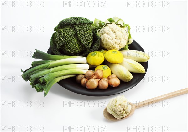 PLATE WITH DWARF OR MINIATURE VEGETABLES