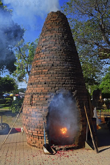 Stove for burning fireworks to honour the gods and to make wishes