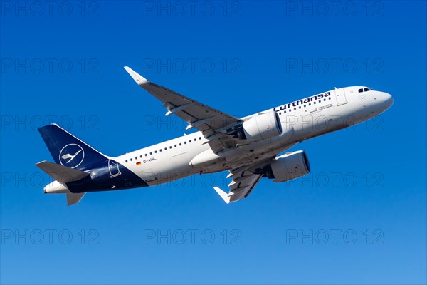 A Lufthansa Airbus A320neo with the registration D-AINL at Frankfurt Airport