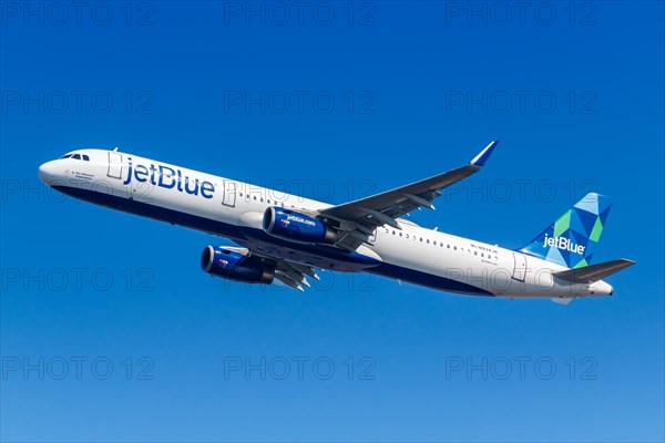 An Airbus A321 aircraft of JetBlue with the registration N934JB at New York Airport