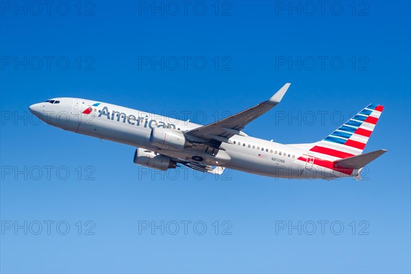 A Boeing 737-800 aircraft of American Airlines with registration number N850NN at New York John F Kennedy
