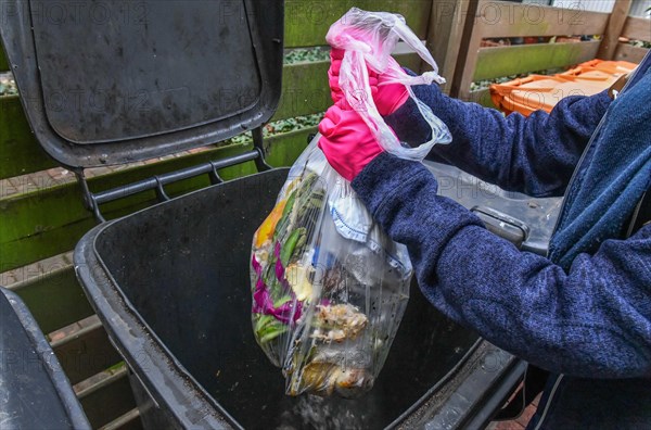 Residual waste bin