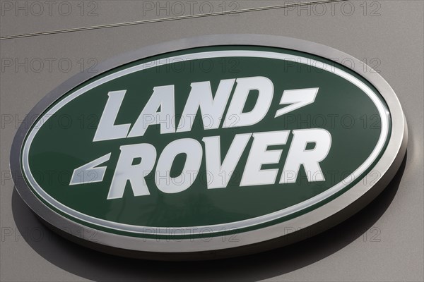 Logo of the car brand Landrover at a car dealership