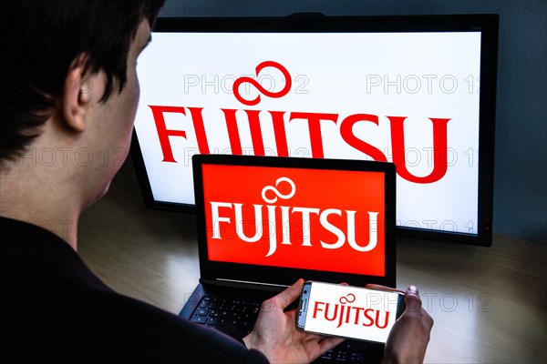 Logo Fujitsu