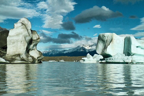 Tasman Glacier Lake