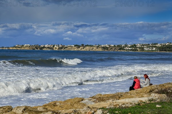 Sea waves