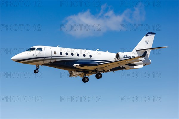 A Gulfstream G200 with the registration N990JT at Los Angeles Airport