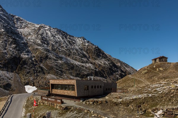 Rest house Timmelsjoch on the border to Austria