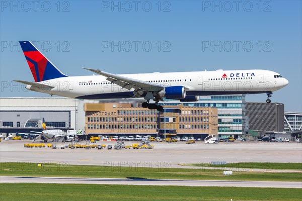 A Delta Air Lines Boeing 767-400ER with registration N832MH at Stuttgart Airport