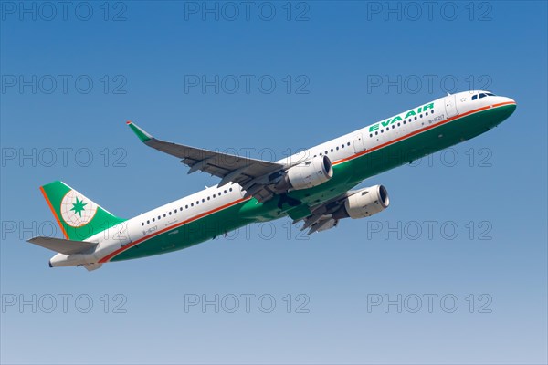 An Airbus A321 aircraft of Eva Air with registration number B-16217 at Hong Kong airport