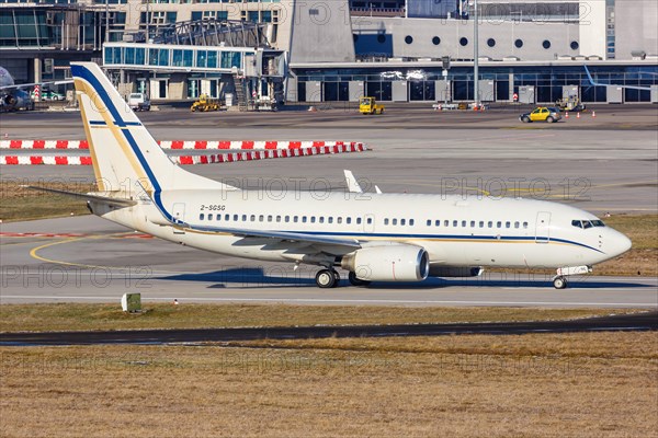 A Boeing 737-700