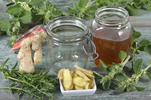 Horehound honey with ginger