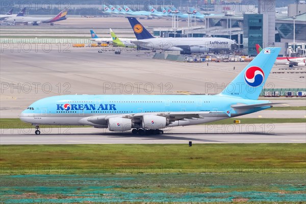 A Korean Air Airbus A380-800 aircraft with registration number HL7613 at Seoul Incheon Airport