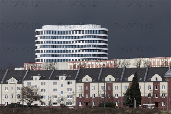 White office tower by SOP Architekten