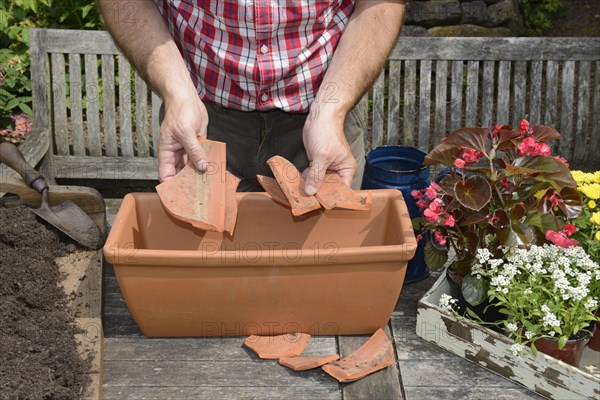 Planting plant container