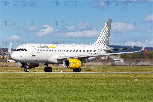 A Vueling Airbus A320 with the registration EC-MVD at Stuttgart Airport