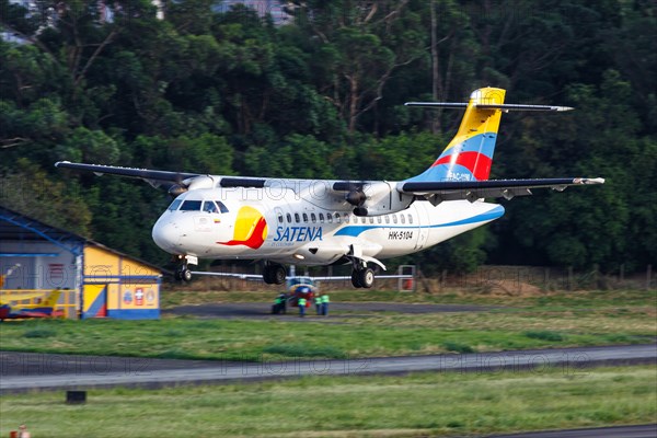 A Satena ATR 42-500 aircraft with registration HK-5104 lands at Medellin airport