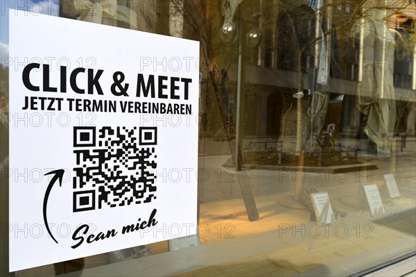 Click & Meet Shopping with QR code