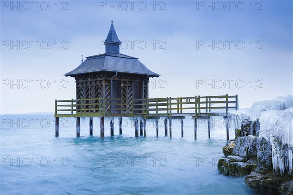 Iced bathhouse