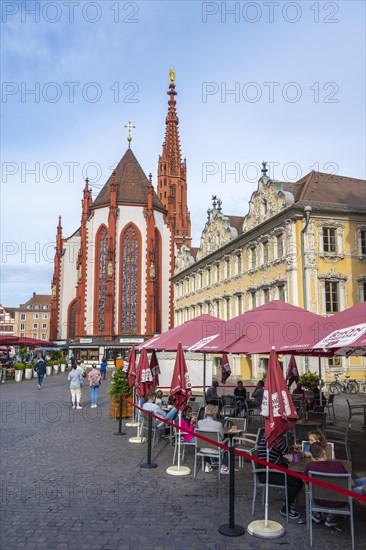 Marienkapelle and Haus zum Falken