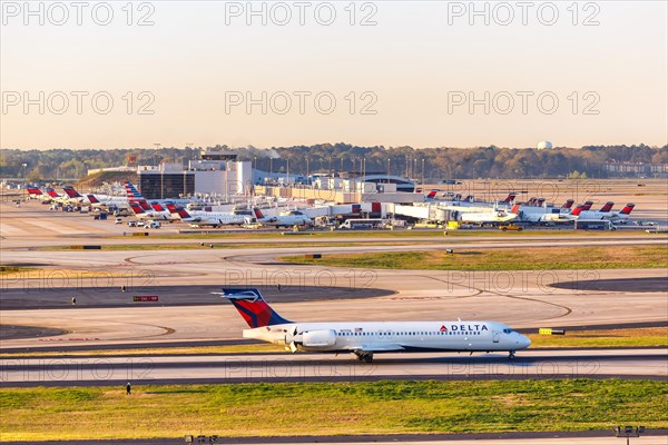 A Boeing 717-200 aircraft of Delta Air Lines with the registration N717JL at Atlanta airport