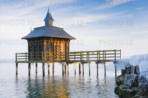 Iced bathhouse