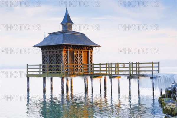 Iced bathhouse