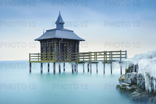 Iced bathhouse