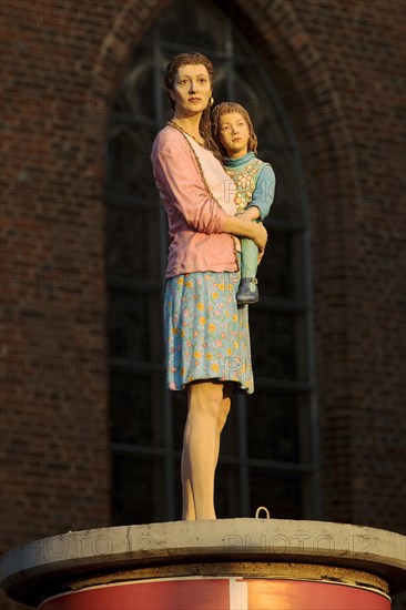 Sculpture Stranger on a Liftfass Column