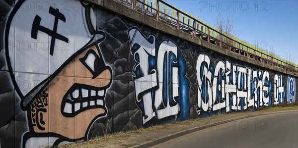 Graffiti at exit 17 on the A 42 Gelsenkirchen-Schalke