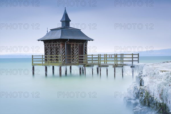 Iced bathhouse