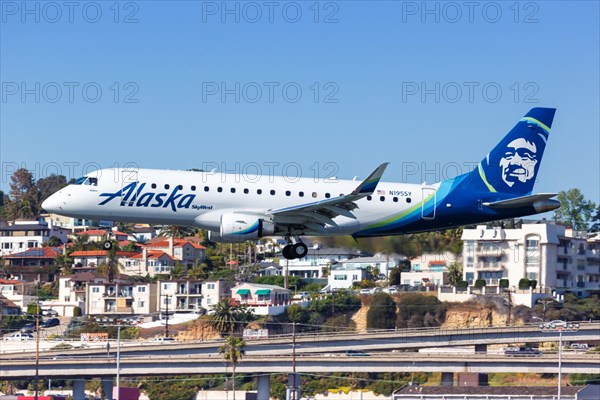 An Embraer ERJ 175 aircraft of Alaska Airlines Skywest with registration N195SY lands at San Diego airport